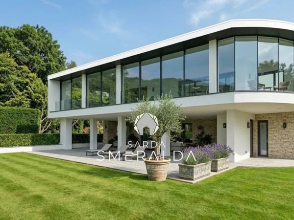 casa indipendente in vendita ad Arzachena in zona Baja Sardinia
