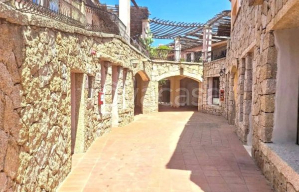 locale commerciale in vendita ad Arzachena