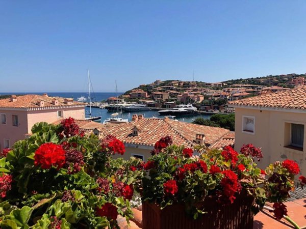 appartamento in vendita ad Arzachena in zona Porto Cervo