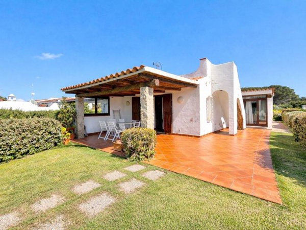 casa indipendente in vendita ad Arzachena in zona Baja Sardinia