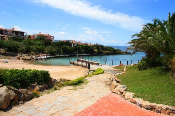 appartamento in vendita ad Arzachena