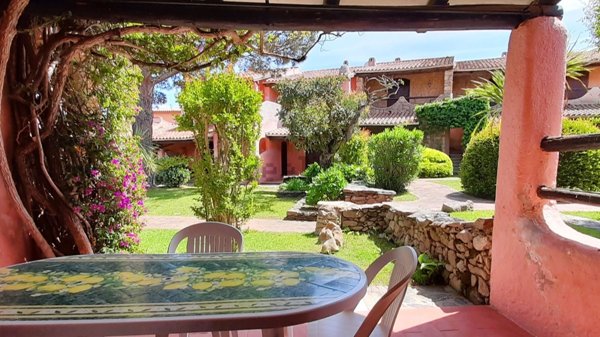 appartamento in vendita ad Arzachena in zona Cannigione