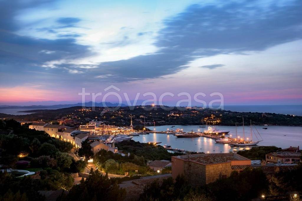 appartamento in vendita ad Arzachena in zona Porto Cervo