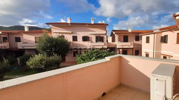 appartamento in vendita ad Arzachena in zona Cannigione
