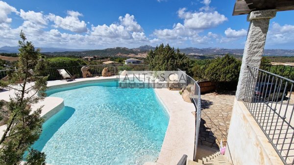 casa indipendente in vendita ad Arzachena