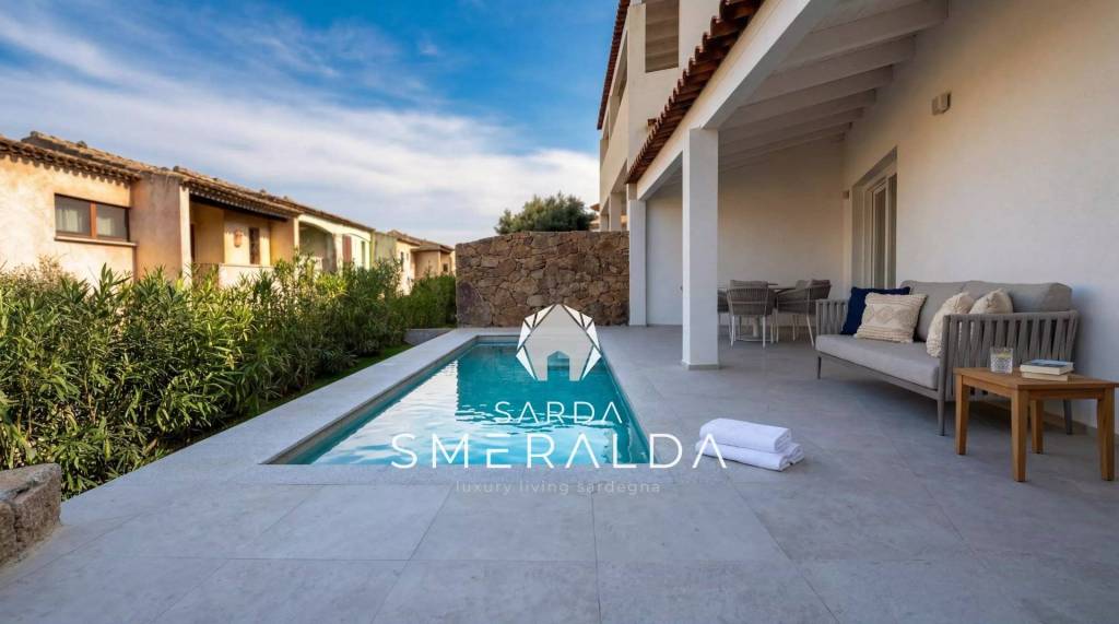 casa indipendente in vendita ad Arzachena in zona Cannigione