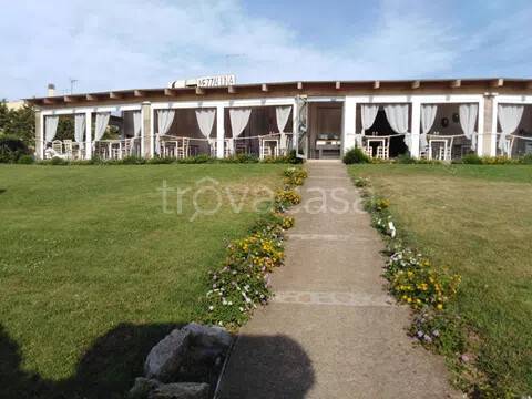 negozio in vendita ad Arzachena in zona Baja Sardinia