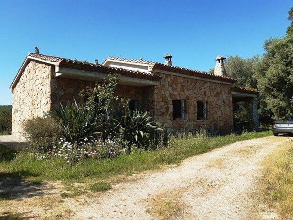 casa indipendente in vendita ad Arzachena