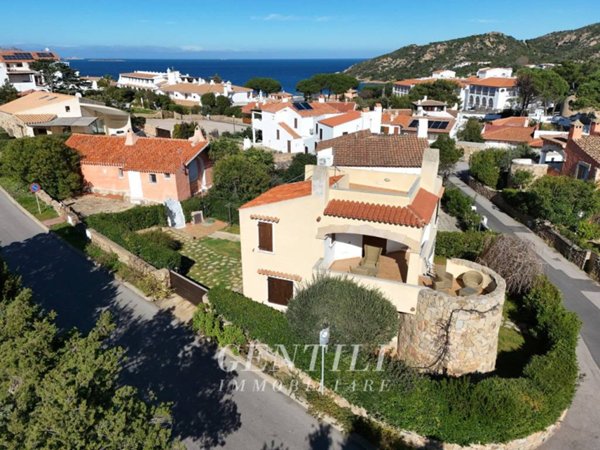 casa indipendente in vendita ad Arzachena in zona Baja Sardinia
