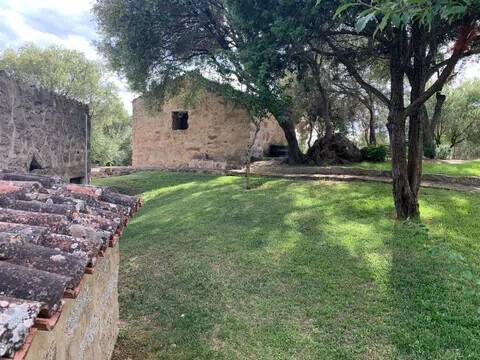casa indipendente in vendita ad Arzachena in zona Abbiadori