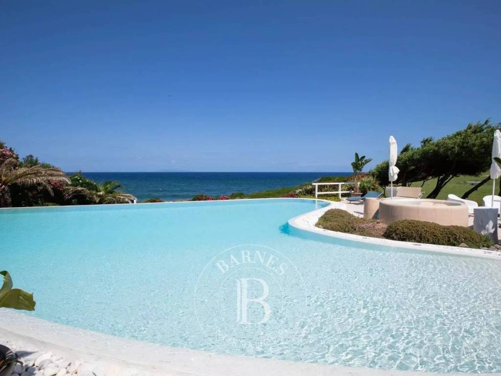 casa indipendente in vendita ad Arzachena in zona Cannigione