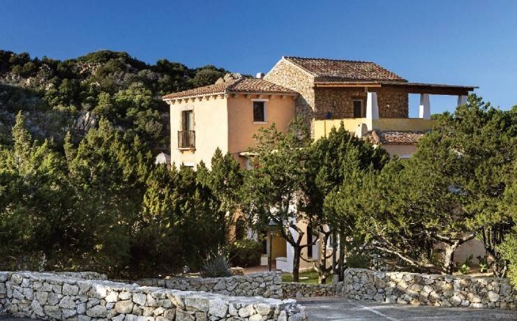negozio in vendita ad Arzachena in zona Porto Cervo