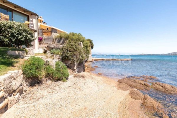 casa indipendente in vendita ad Arzachena in zona Cannigione