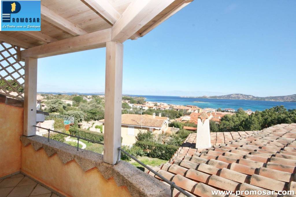 casa indipendente in vendita ad Arzachena in zona Cannigione