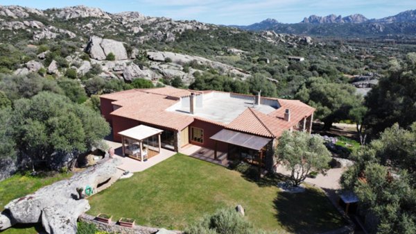 casa indipendente in vendita ad Arzachena