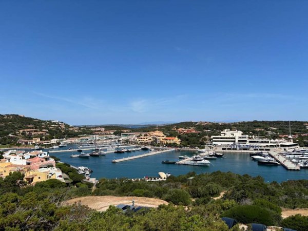appartamento in vendita ad Arzachena in zona Porto Cervo