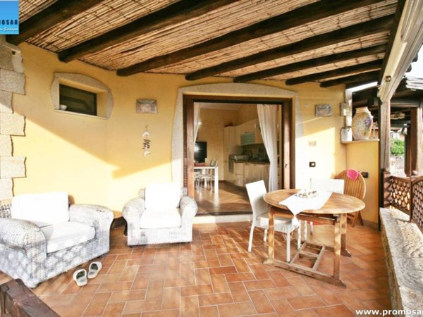 casa indipendente in vendita ad Arzachena in zona Baja Sardinia