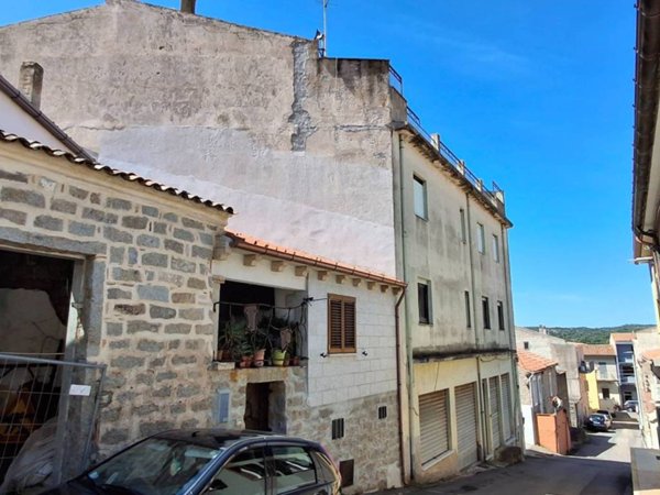 intera palazzina in vendita ad Arzachena