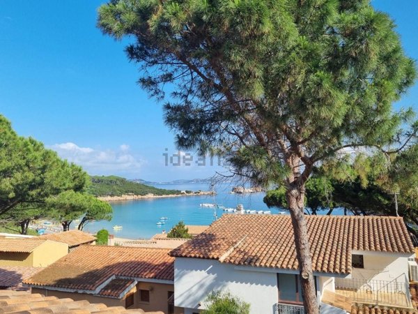 appartamento in vendita ad Arzachena in zona Baja Sardinia
