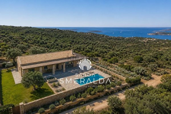 casa indipendente in vendita ad Arzachena