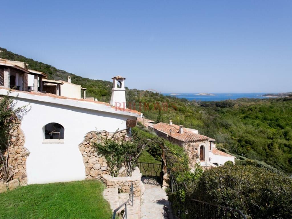 casa indipendente in vendita ad Arzachena in zona Porto Cervo