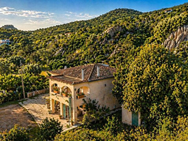 casa indipendente in vendita ad Arzachena