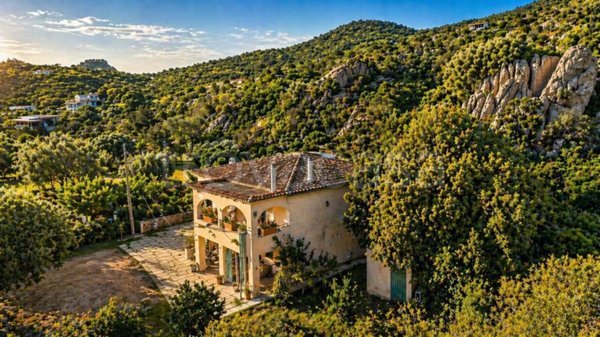 casa indipendente in vendita ad Arzachena