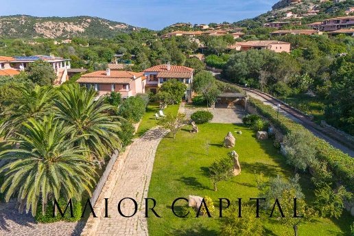 casa indipendente in vendita ad Arzachena in zona Baja Sardinia