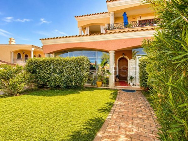 casa indipendente in vendita ad Arzachena