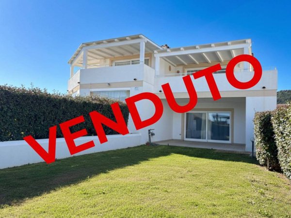 casa indipendente in vendita ad Arzachena in zona Cannigione