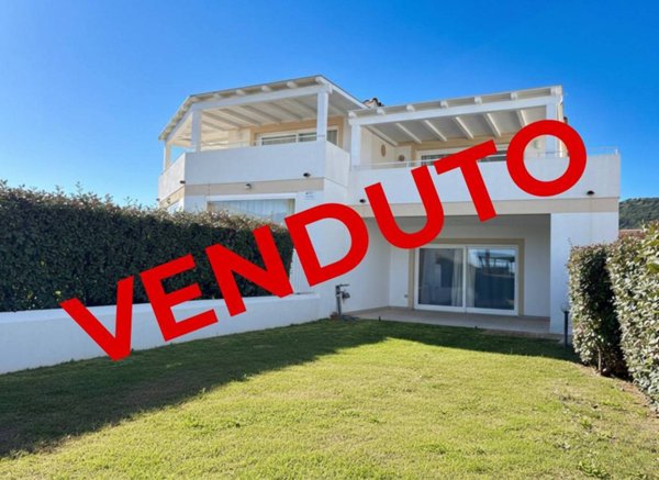 casa indipendente in vendita ad Arzachena in zona Cannigione