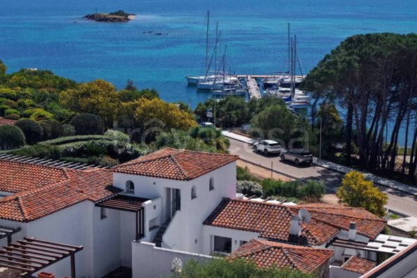casa indipendente in vendita ad Arzachena in zona Cannigione