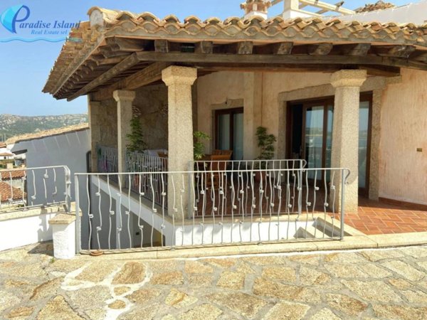 casa indipendente in vendita ad Arzachena in zona Cannigione