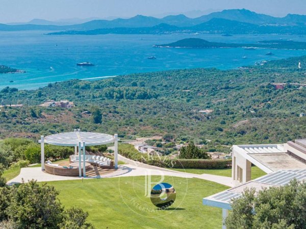 villa in vendita ad Arzachena