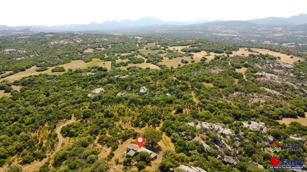 casale in vendita ad Arzachena