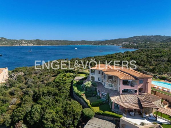 appartamento in vendita ad Arzachena in zona Porto Cervo