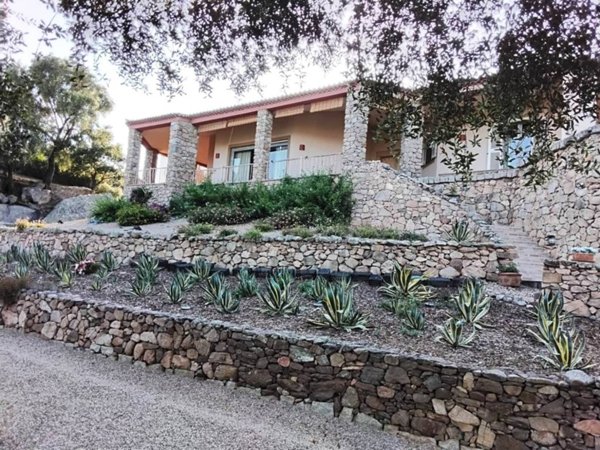 casa indipendente in vendita ad Arzachena in zona Porto Cervo
