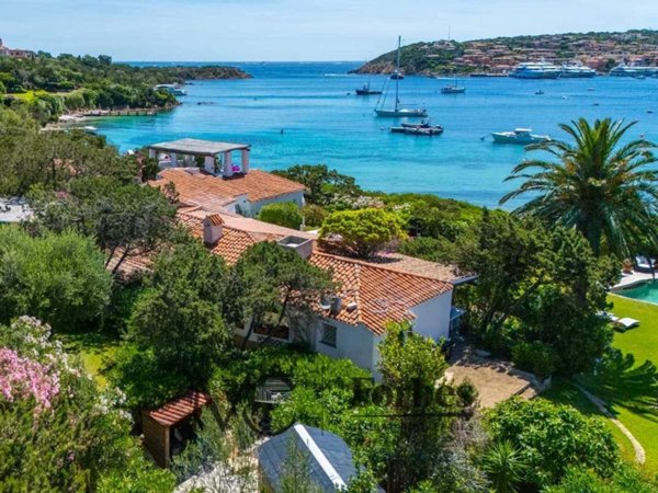 casa indipendente in vendita ad Arzachena in zona Porto Cervo