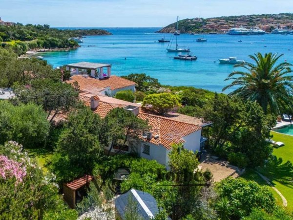 casa indipendente in vendita ad Arzachena in zona Porto Cervo