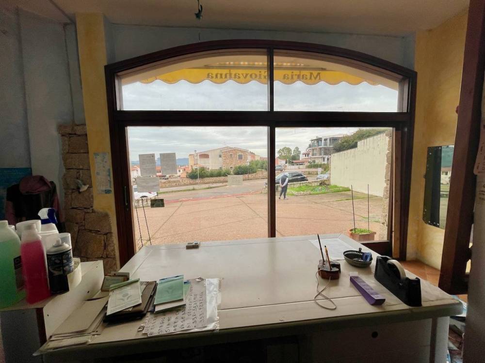 locale commerciale in vendita ad Arzachena in zona Cannigione