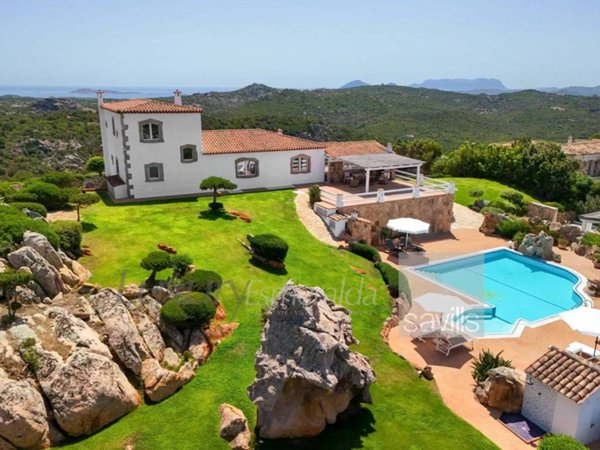casa indipendente in vendita ad Arzachena in zona Porto Cervo