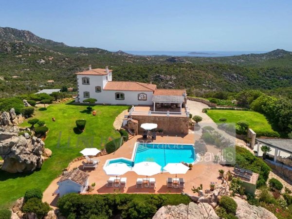 casa indipendente in vendita ad Arzachena