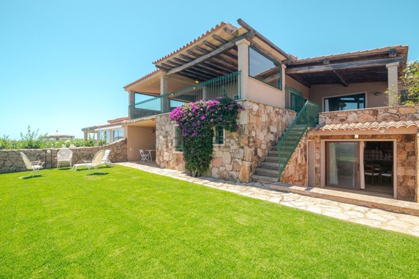 casa indipendente in vendita ad Arzachena in zona Porto Cervo