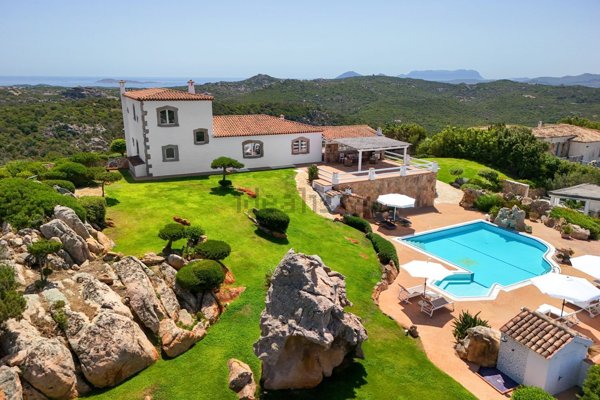casa indipendente in vendita ad Arzachena