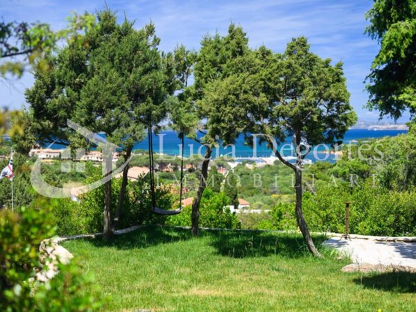 casa indipendente in vendita ad Arzachena in zona Baja Sardinia