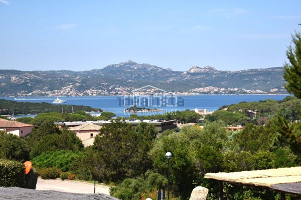 appartamento in vendita ad Arzachena in zona Baja Sardinia