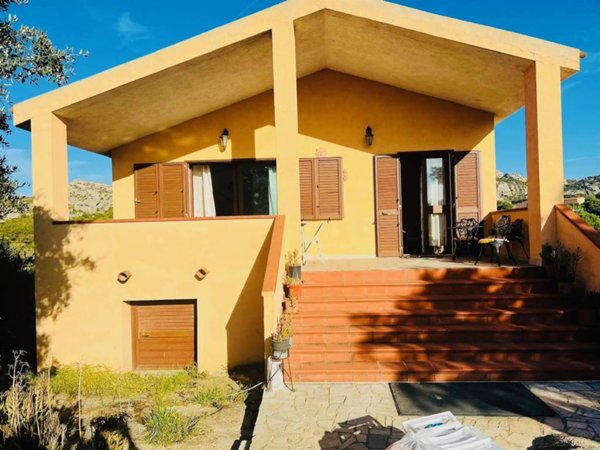 casa indipendente in vendita ad Arzachena