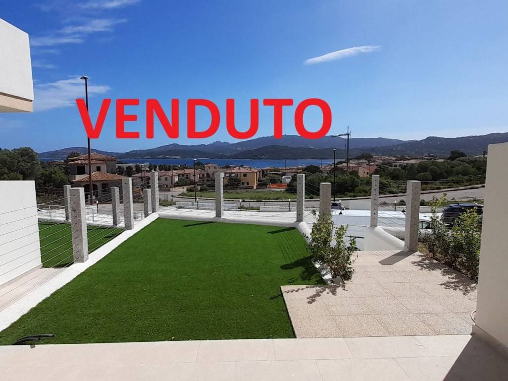 appartamento in vendita ad Arzachena in zona Cannigione