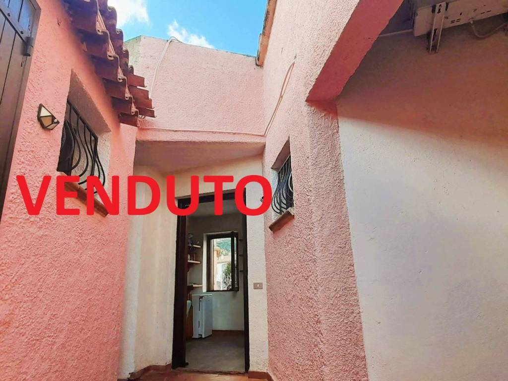 appartamento in vendita ad Arzachena in zona Cannigione