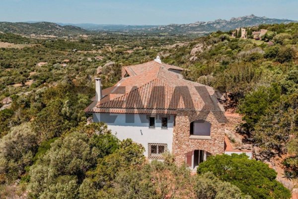 casa indipendente in vendita ad Arzachena
